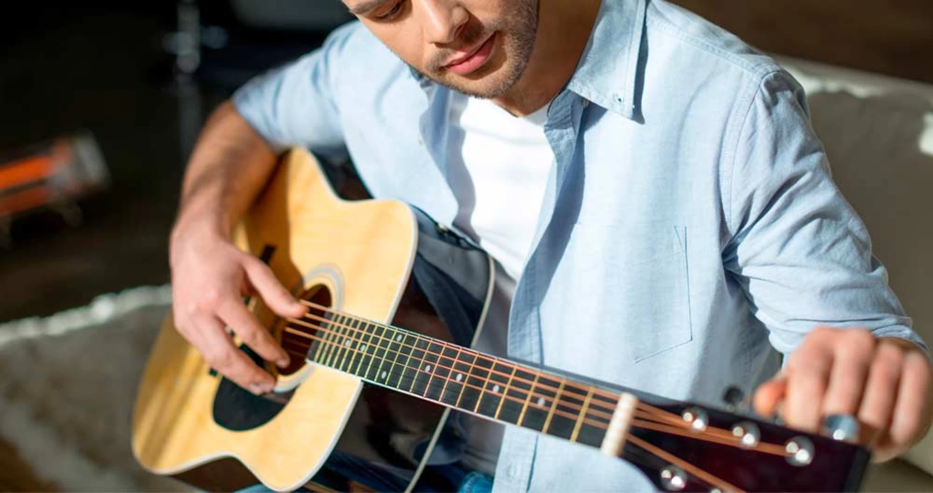 Cómo afinar una guitarra